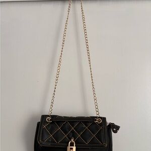 Elegant Black Quilted Chain Bag